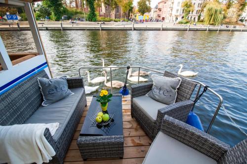 Priepert Boat Rental | Lisa Boot 5