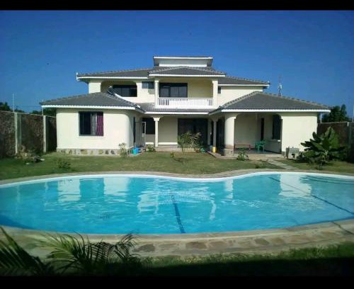 Shanzu House | Lisa Mari