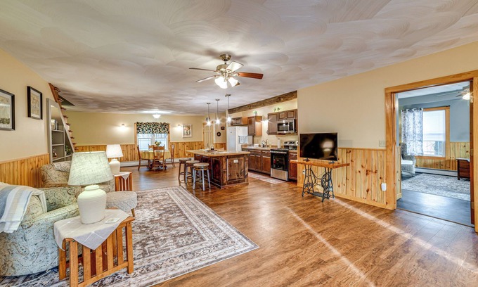 Lisle Apartment | Lisle Apt: 4 Mi to Dorchester Lake!