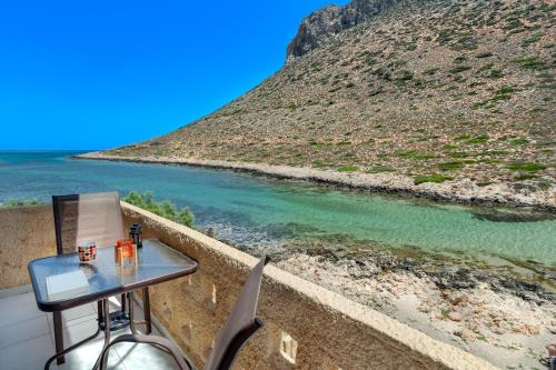 Stavros Apartment | Little Bay