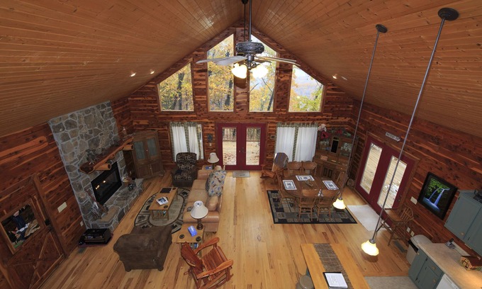 Jasper Cabin | Little Cabin in the Woods: Spectacular Views, Location, and Space!