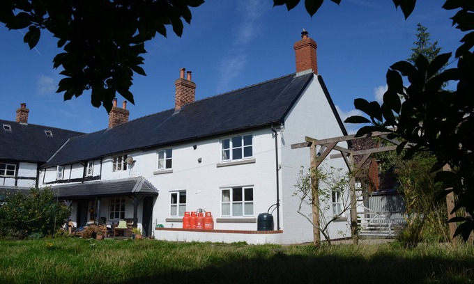 Eardisley House | Little Holme - family- and pet-friendly spacious annexe close to amenities