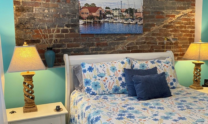 Washington Hotel | Little Inn on Main