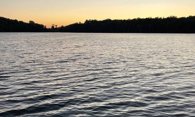 Grand Rapids Cabin | Little Red Cabin steps from beautiful lake Wabana!