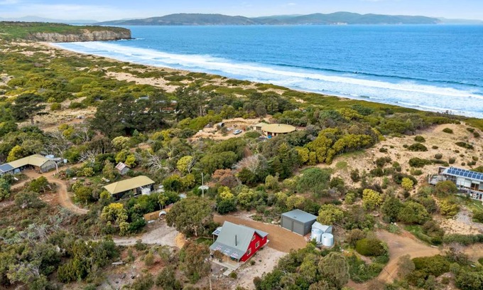 Clifton Beach House | 'Little Secret' Charming Clifton Beach Sanctuary