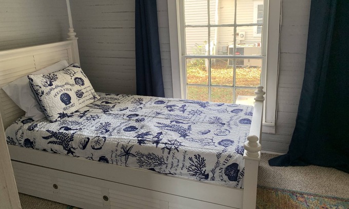 Edenton Cottage | Little Sugar Shack in Historic Cotton Mill