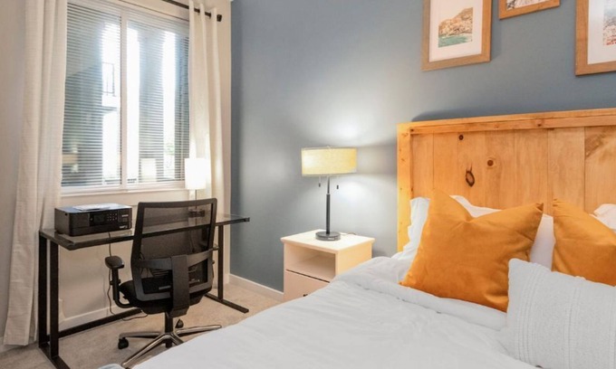 Towson House | LIVE*WORK*STAY*HOME | 2 Bedroom in Towson