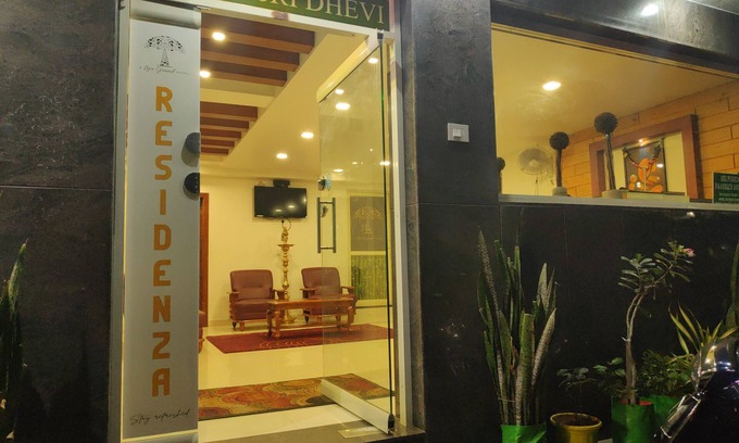Salem Hotel | LIVGRAND HOTEL SRI DHEVI Salem