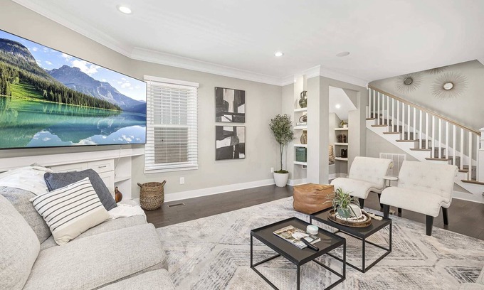 Charlotte House | Living Large Uptown - stylish with open great room