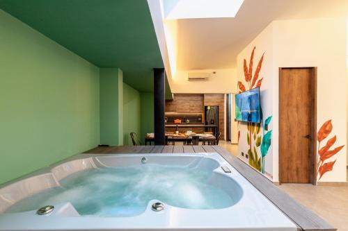 Zona Rosa Apartment | Ll 203 4BR 4Bath Apartment close to lleras park - Poblado - Medellín
