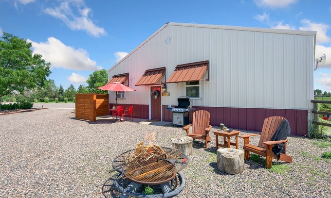 Loveland Apartment | Llama-Stay at Spooky Tooth Ranch – Mtn Views!