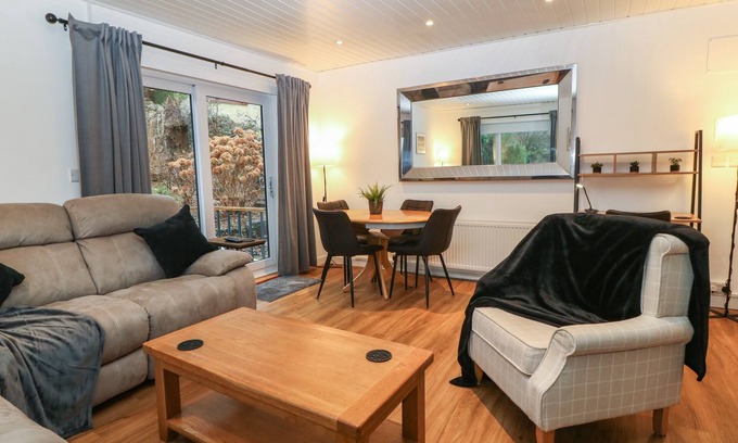 Gallt Y Foel House | LLETY'R WYDDFA, pet friendly, character holiday cottage in Llanberis
