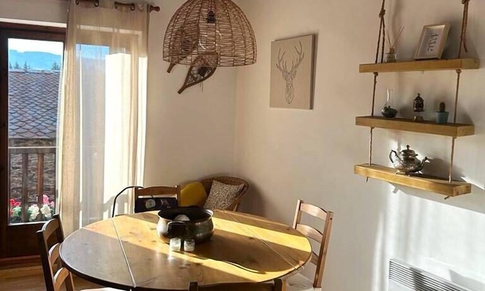 Llivia Apartment | Llivia XIV - Two Bedroom Apartment, Sleeps 6