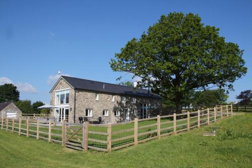 Pentrefelin House | Llyn Noddfa