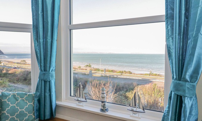 Towyn Cottage | Llys Madoc, First Floor Flat