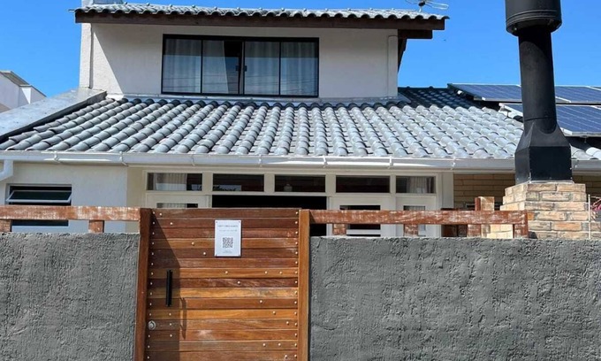 Pinheira House | Loft in Praia da Pinheira, with a charming mezzanine.