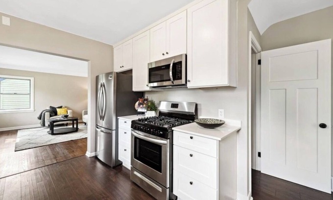 St. Paul House | Local Comfort in East St Paul. Very cute and comfortable.