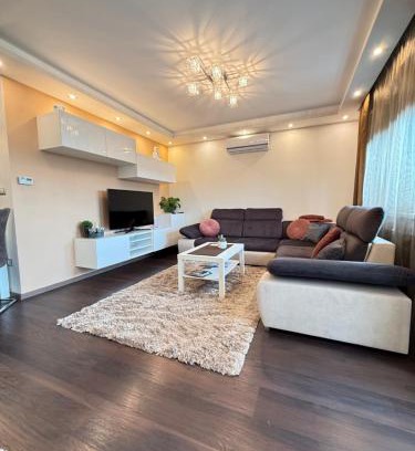 Kecskemet Apartment | Local-Lux Apartman 3 szoba, privát parkoló