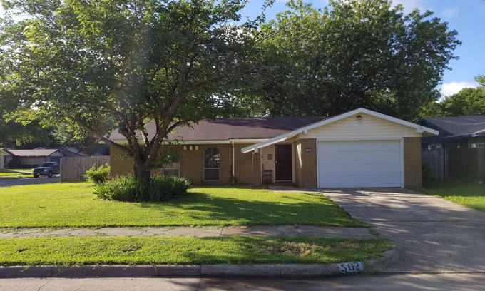 Garland House | located near nature trail, mesquite rodeo, and downtown Dallas