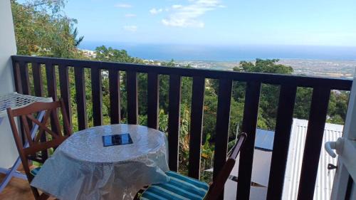 Bois de Nefles House | Location Alpinia