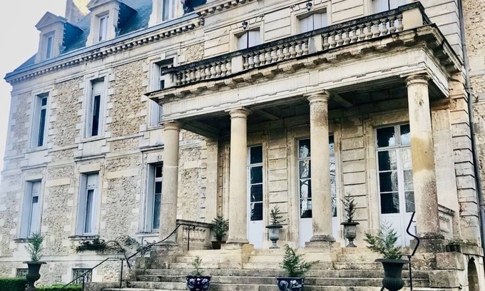 Langon Other | Location Grand Appartement Meublé Dans un Château Prés de Langon