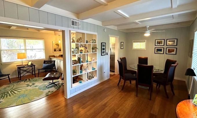 Ringling Park House | Location, Location Trolley to Beach, Walk Downtown. Bike Legacy Trail, Pets OK.