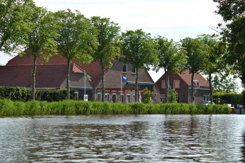 Medemblik Hotel | lodge 61 hotel aan het water