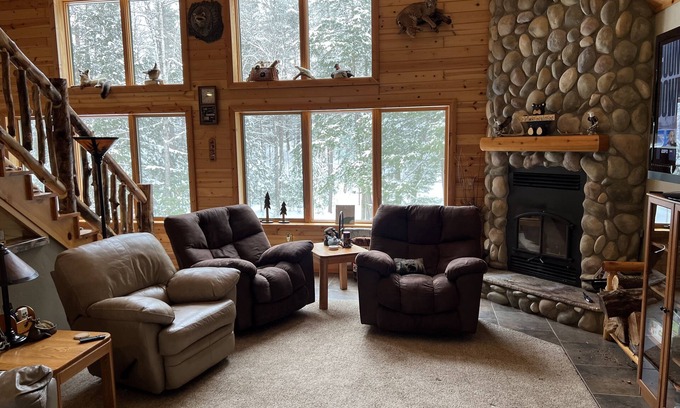 Pickerel House | Lodge style home with plenty of space