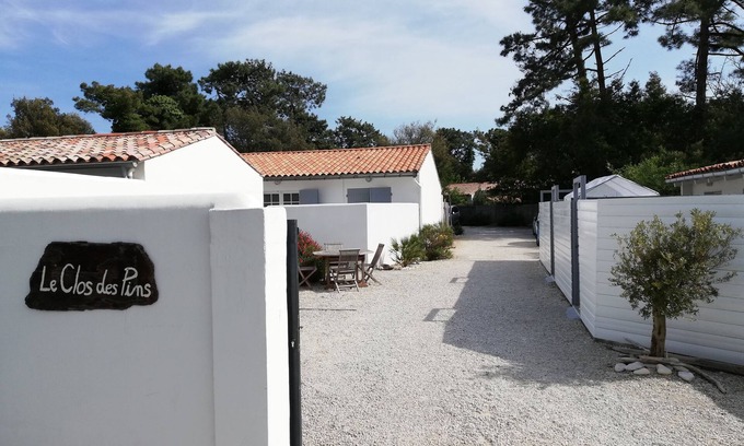 Rivedoux-Plage Cottage | LODGING FOR 4 PEOPLE, 2 BEDROOMS, PRIVATE PATIO, HEATED SWIMMING POOL, PRIVATE PARKING