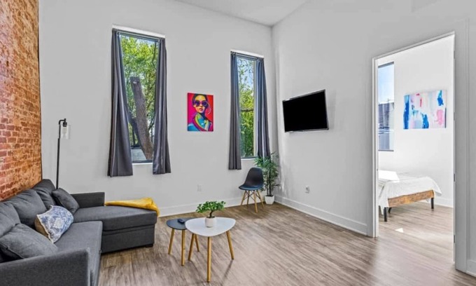 Delair Apartment | Loft 2BR Free Parking EV Charger