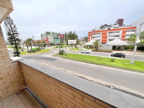 Xangri-La Apartment | Loft com sacada de frente