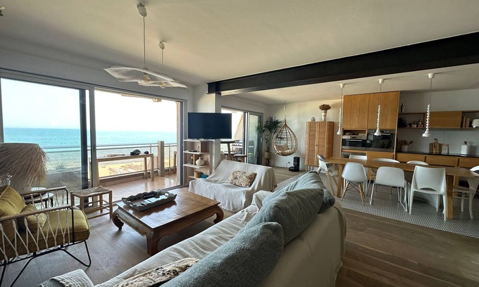 Mediterranee Apartment | Loft de Standing Face à la Mer-traversant-vue 360° à Canet en Roussillon