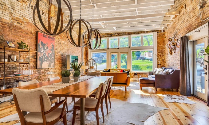 St. Elmo Improvement League House | Loft on St. Elmo Avenue - CLOSE to Downtown | 1 Bed, 1 Bath