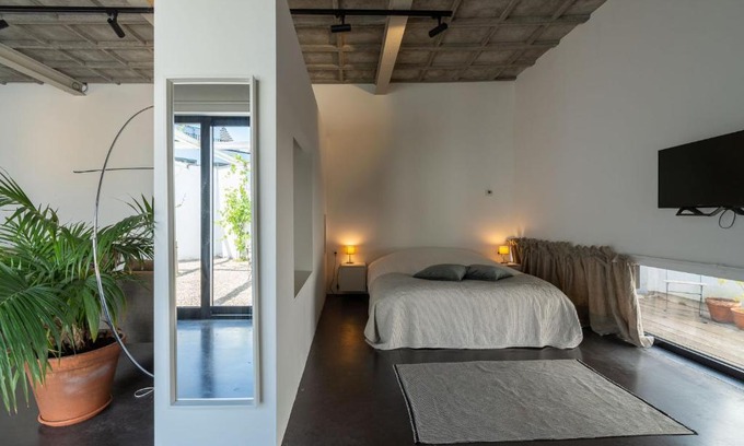 Hoboken Apartment | Loft van 90 m² met grote binnentuin.