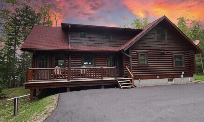 St Germain House | Log Cabin on Lake on 3 Acres of Total Seclusion