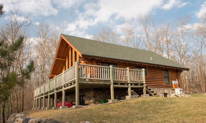 Waubun Cabin | Log Cabin On Scenic Juggler Lake ~ Dramatic Sunset Views!