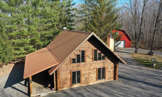 Babcock Cabin | Log cabin secluded on 80 acres