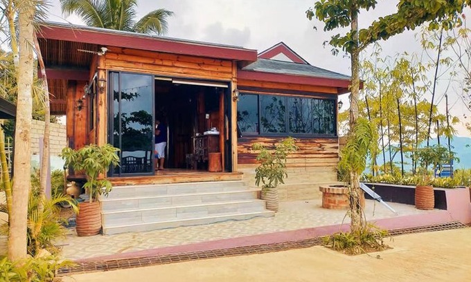 Cebu Island House | Log Cabin with Sea & Mountain view in Resort