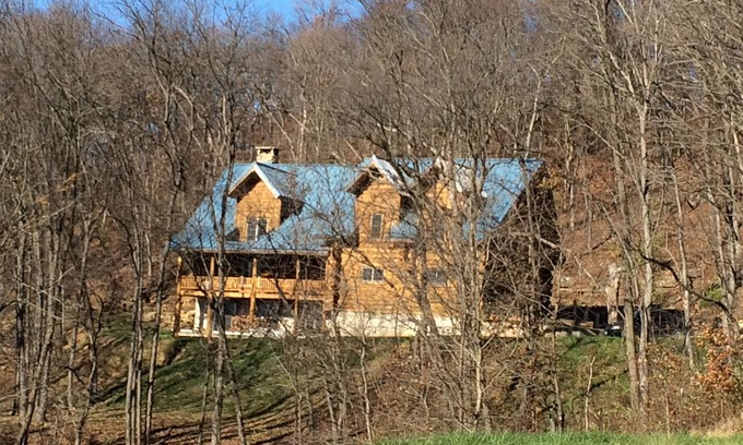Elsberry Cabin | Log Home/Lodge Getaway