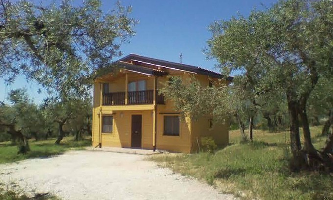 Loreto Aprutino Villa | Log house Loreto Aprutino Villla