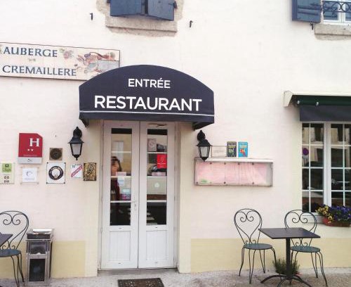 Villandraut Hotel | Logis Auberge La Cremaillere