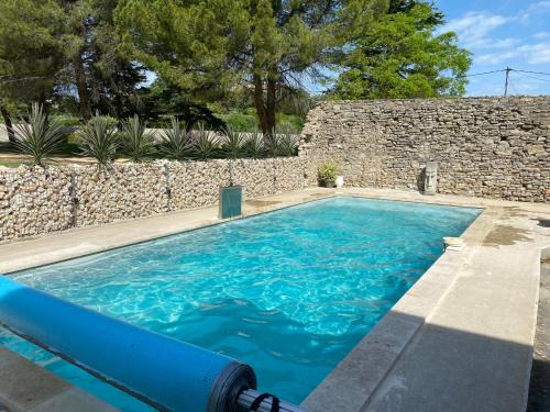 Saint-Julien-les-Rosiers Apartment | logis dans ancien relais de poste