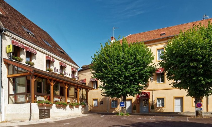 Couches Hotel | Logis Des Trois Maures