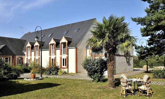 Saint-Benoit-sur-Loire Hotel | Logis Hôtel Restaurant Du Labrador