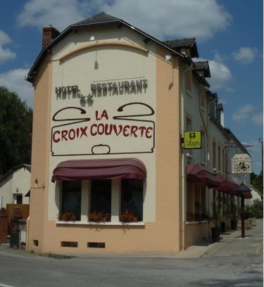 Mayenne Hotel | Logis Hôtel-Restaurant La Croix Couverte