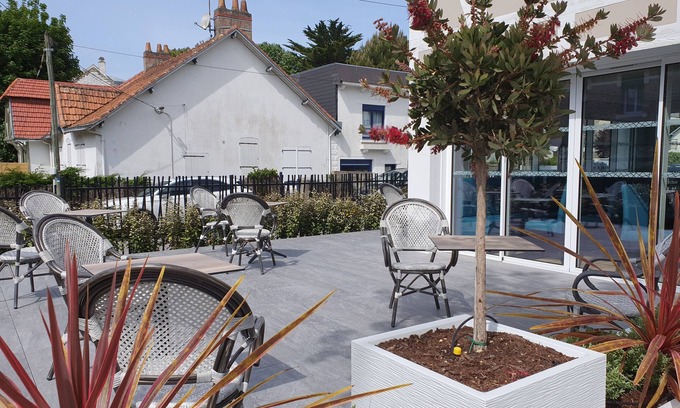La Baule-Escoublac Hotel | Logis Hotel La Closerie