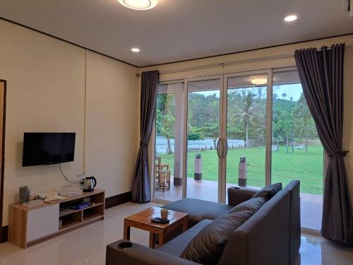 Laem Ngop Resort | Lomtalay Resort Trat