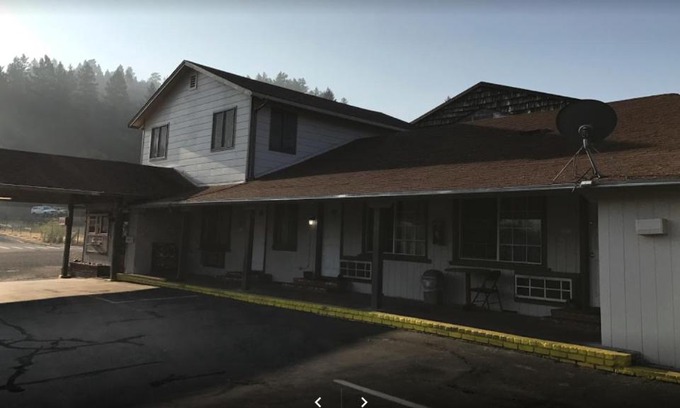 Garberville Hotel | Lone Pine Motel