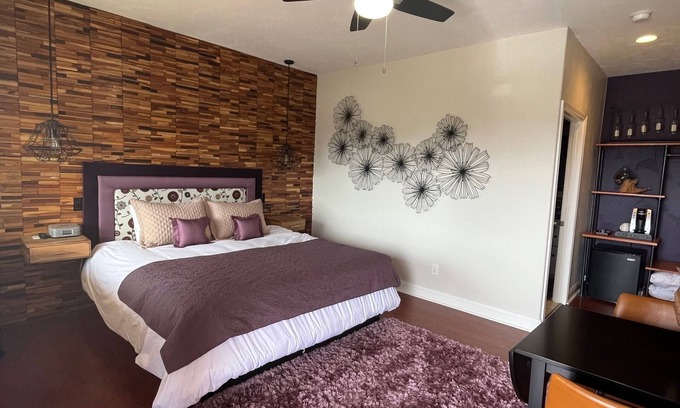 Marble Falls Apartment | Lonely Oak Guesthouse! Room 3