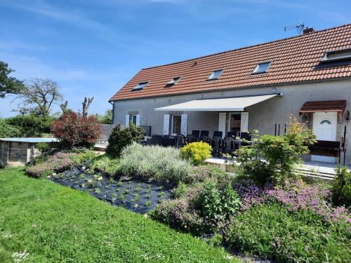 Echassieres House | Longère rénovée avec piscine privée, Wi-Fi et climatisation - FR-1-489-201